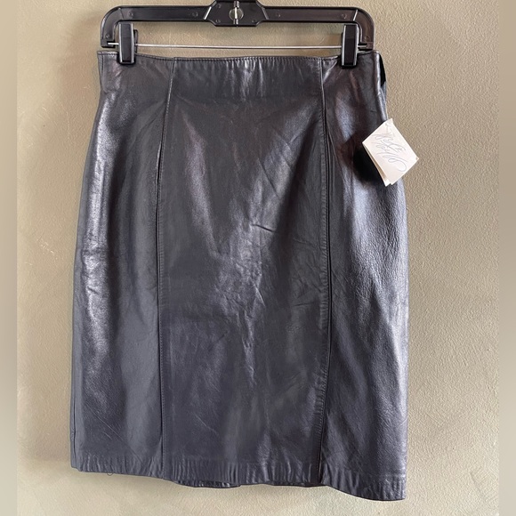 NWT vintage Lord Taylor 100% leather super trendy skirt Size 12
